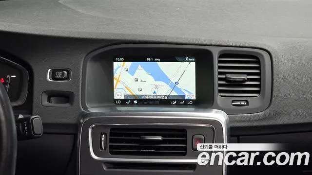 Volvo S60 2016 thumb 6