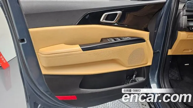 Kia Carnival 2021 thumb 5