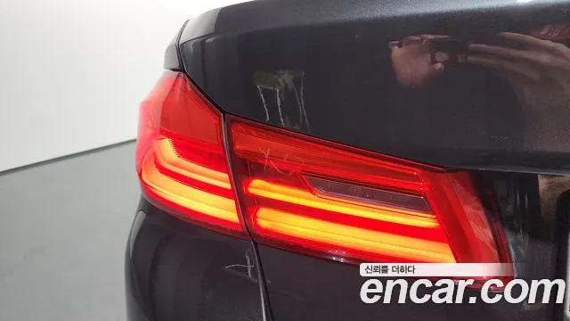 BMW 5 серии 2017 thumb 3