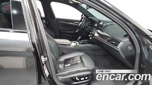 BMW 5 серии 2017 thumb 11