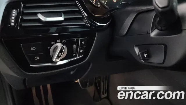 BMW 5 серии 2017 thumb 4
