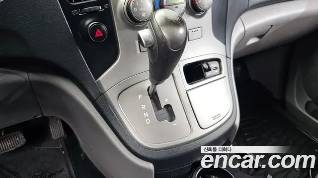 Hyundai Staria 2015 thumb 4