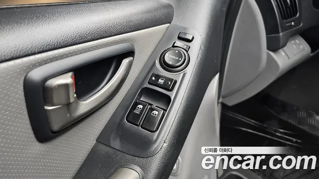 Hyundai Staria 2015 thumb 7