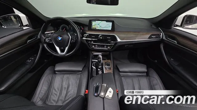 BMW 5 серии 2017 thumb 3