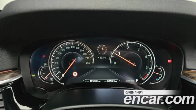 BMW 5 серии 2017 thumb 8