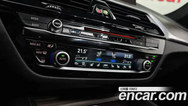 BMW 5 серии 2017 thumb 6