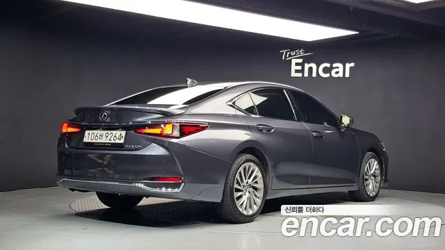 Lexus ES 300h 2023 thumb 4