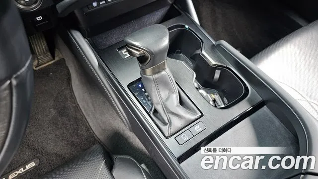 Lexus ES 300h 2023 thumb 6