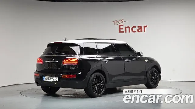 Mini Cooper Clubman 2023 thumb 9