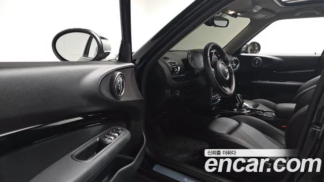 Mini Cooper Clubman 2023 thumb 12