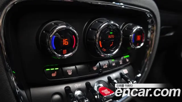Mini Cooper Clubman 2023 thumb 7