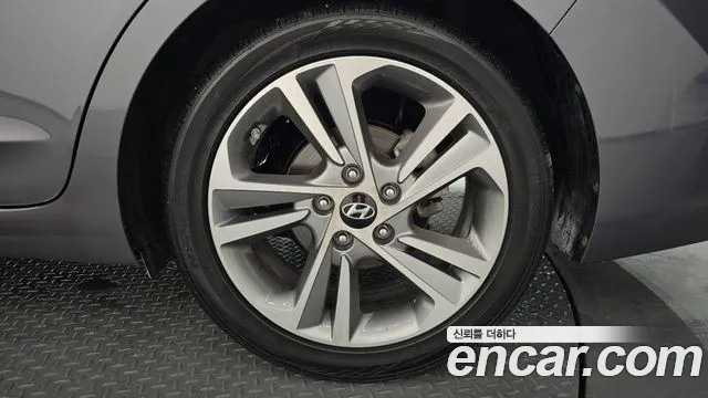 Hyundai Avante 2017 thumb 9