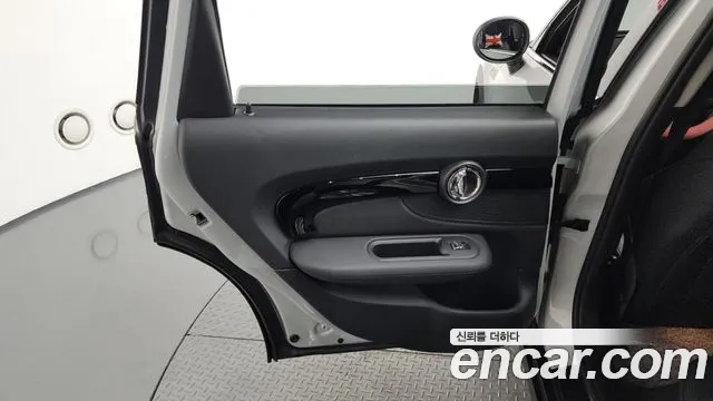 Mini Cooper Clubman 2021 thumb 7