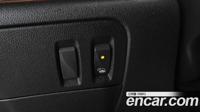 Renault SM6 2016 thumb 10