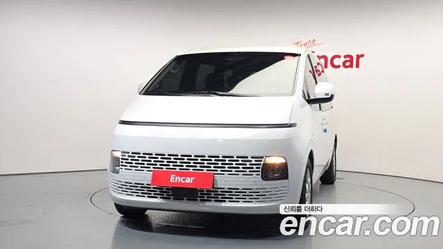 Hyundai Staria 2024 thumb 5