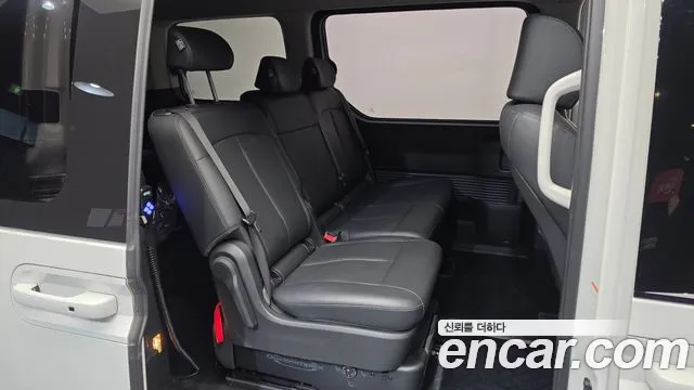 Hyundai Staria 2024 thumb 7