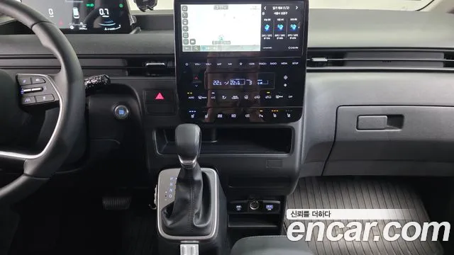Hyundai Staria 2024 thumb 9