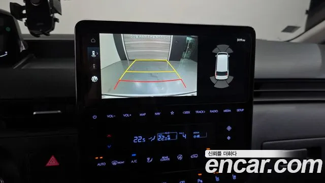 Hyundai Staria 2024 thumb 4