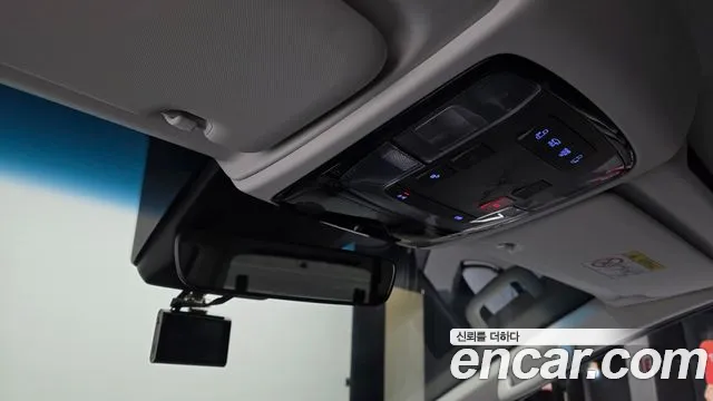 Hyundai Staria 2024 thumb 8