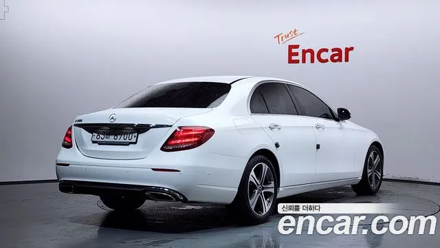 Mercedes-Benz E-Class 2018 thumb 4