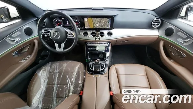 Mercedes-Benz E-Class 2018 thumb 3