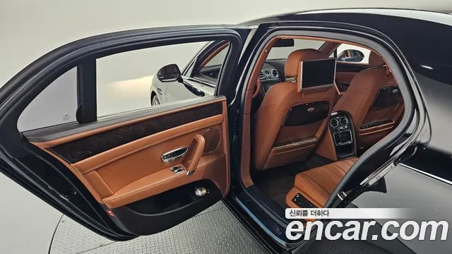 Bentley Flying Spur 2013 thumb 10