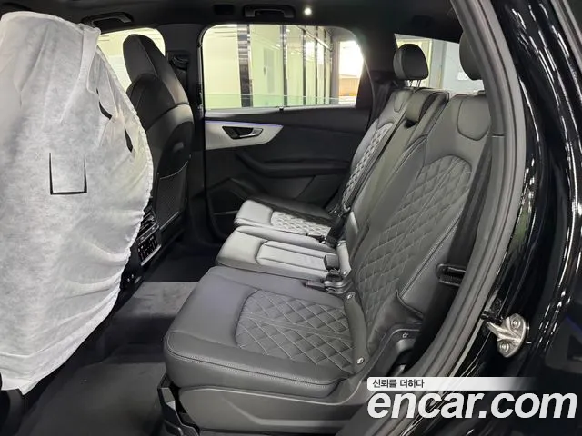 Audi Q7 2026 thumb 11