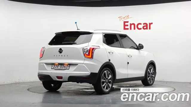 KGM Tivoli 2016 thumb 3