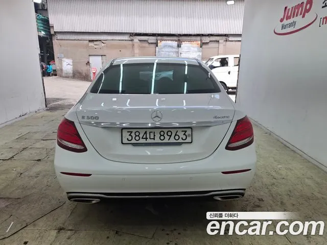 Mercedes-Benz E-Class 2018 thumb 12