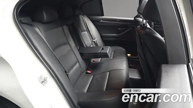 BMW 5 серии 2016 thumb 6