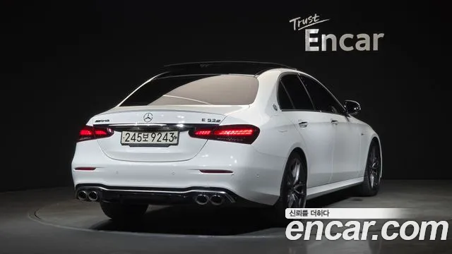 Mercedes-Benz E-Class 2021 thumb 9