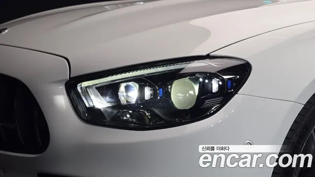 Mercedes-Benz E-Class 2021 thumb 8