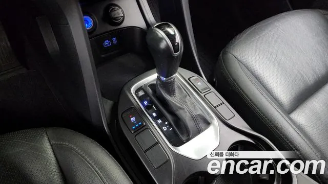 Hyundai Santafe 2016 thumb 11