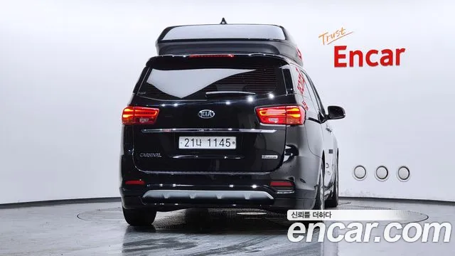 Kia Carnival 2018 thumb 4