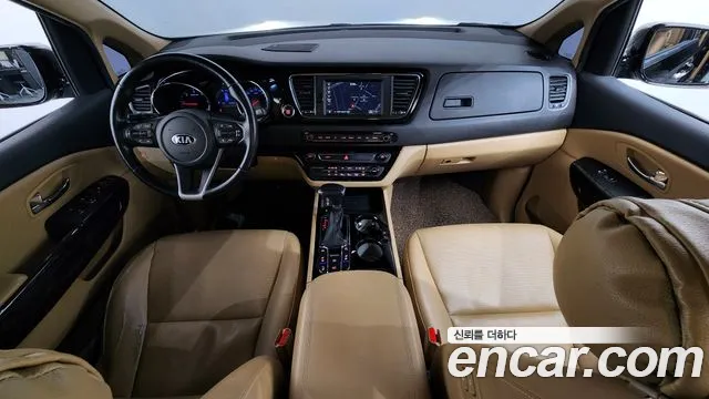 Kia Carnival 2018 thumb 8