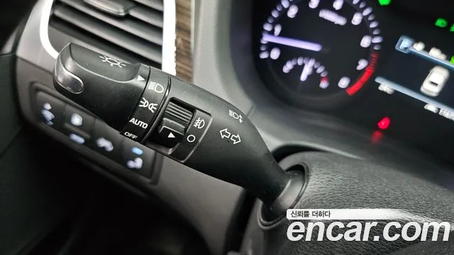 Genesis G80 2019 thumb 12