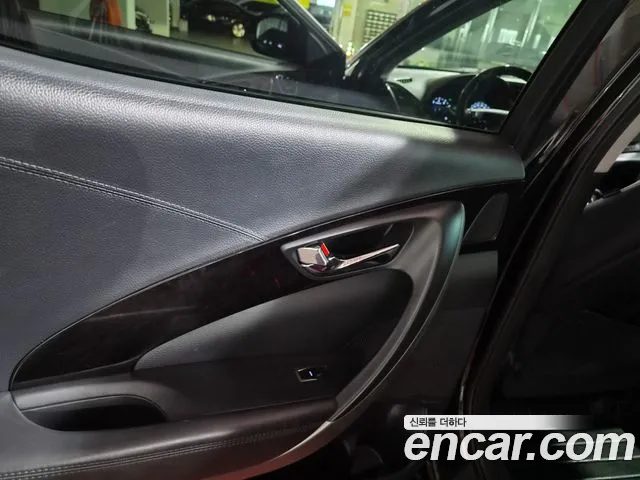 Hyundai Grandeur 2013 thumb 12