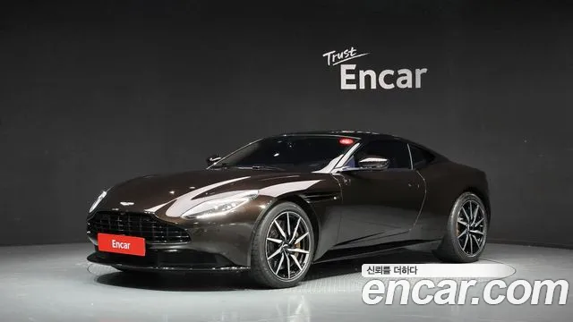 Aston Martin DB11 2020 thumb 9