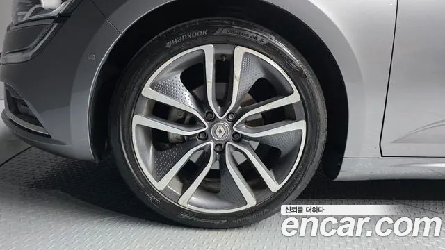 Renault SM6 2018 thumb 11