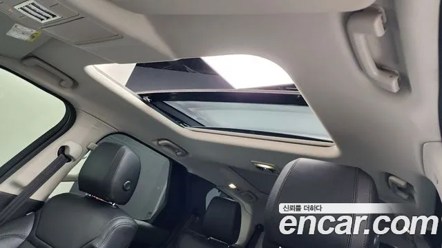 Land Rover Discovery 2019 thumb 9