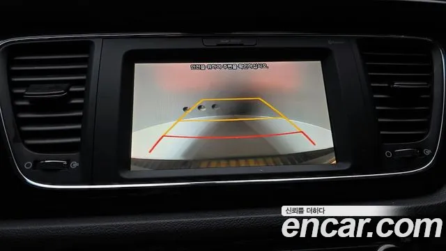 Kia Carnival 2018 thumb 8