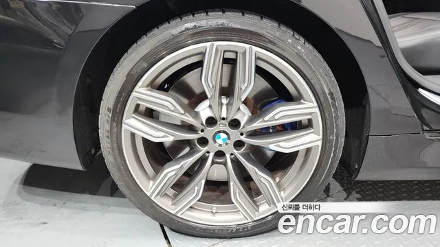 BMW 7 серии 2018 thumb 10