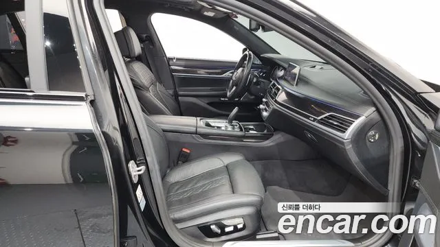 BMW 7 серии 2018 thumb 11