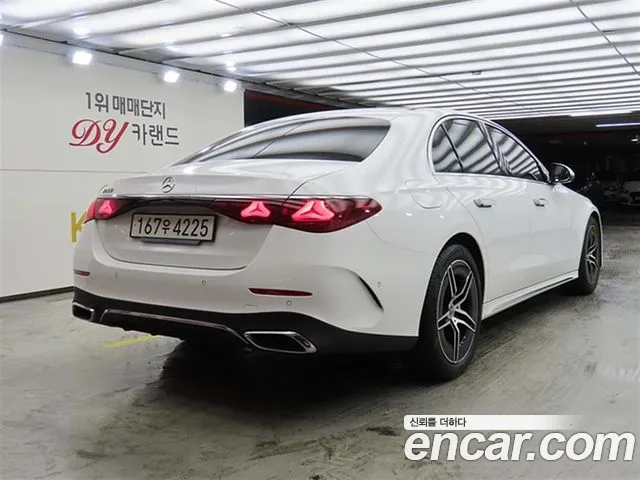 Mercedes-Benz E-Class 2025 thumb 8