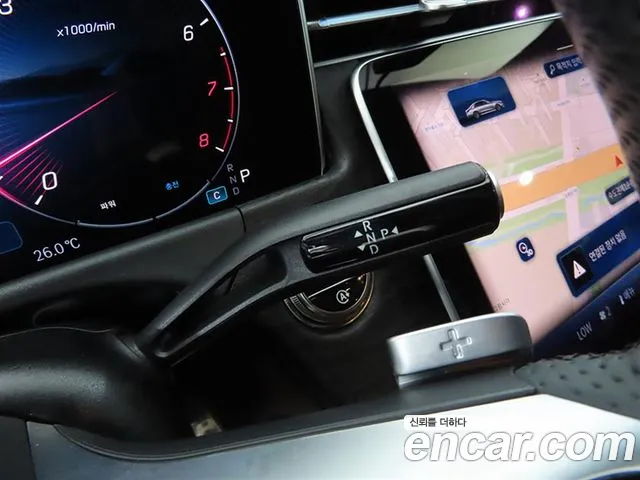 Mercedes-Benz E-Class 2025 thumb 3