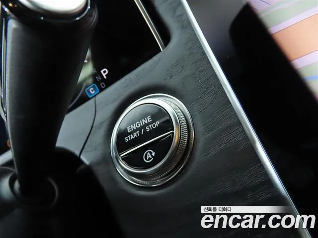 Mercedes-Benz E-Class 2025 thumb 9