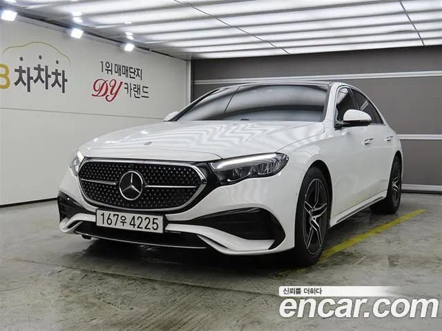 Mercedes-Benz E-Class 2025 thumb 6