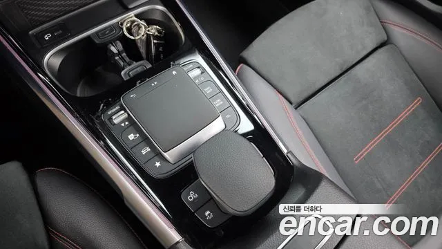 Mercedes-Benz GLB 2021 thumb 11