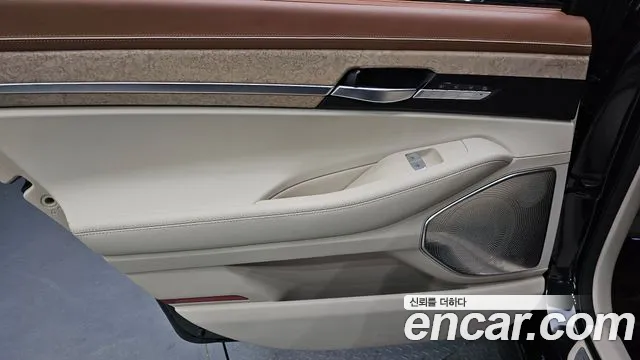 Genesis G90 2020 thumb 12