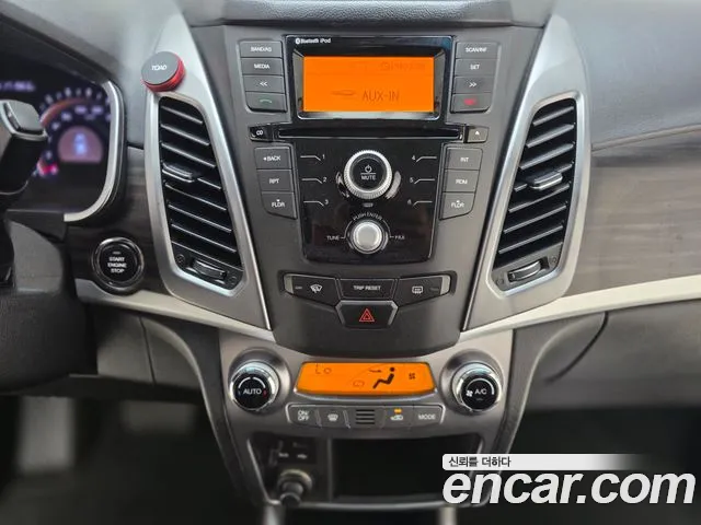KGM Korando 2014 thumb 8